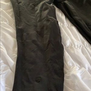 lululemon athletica Pants - Lululemon compression capris lululemon athletica Pants - Lululemon compression capris